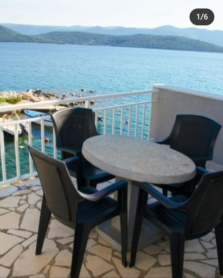 Apartmani Alfijo Klek Exteriör bild