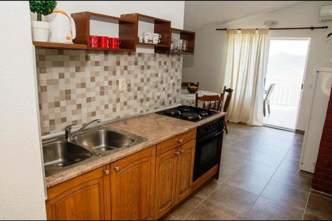 Apartmani Alfijo Klek Exteriör bild