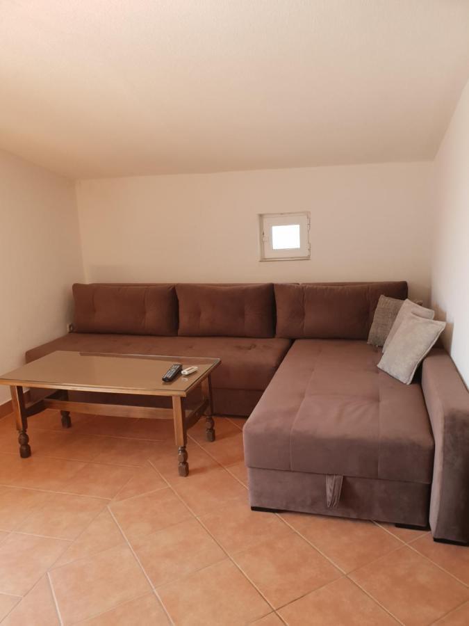Apartmani Alfijo Klek Exteriör bild