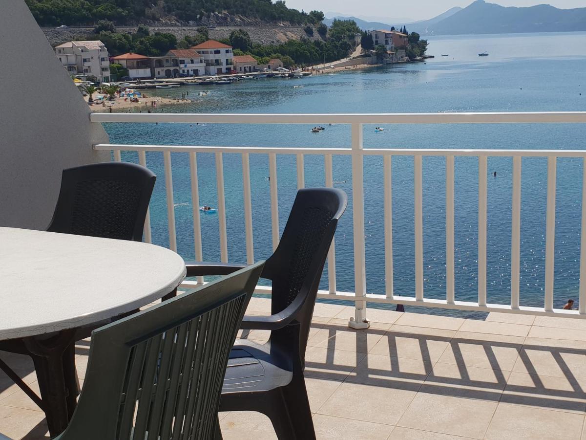 Apartmani Alfijo Klek Exteriör bild